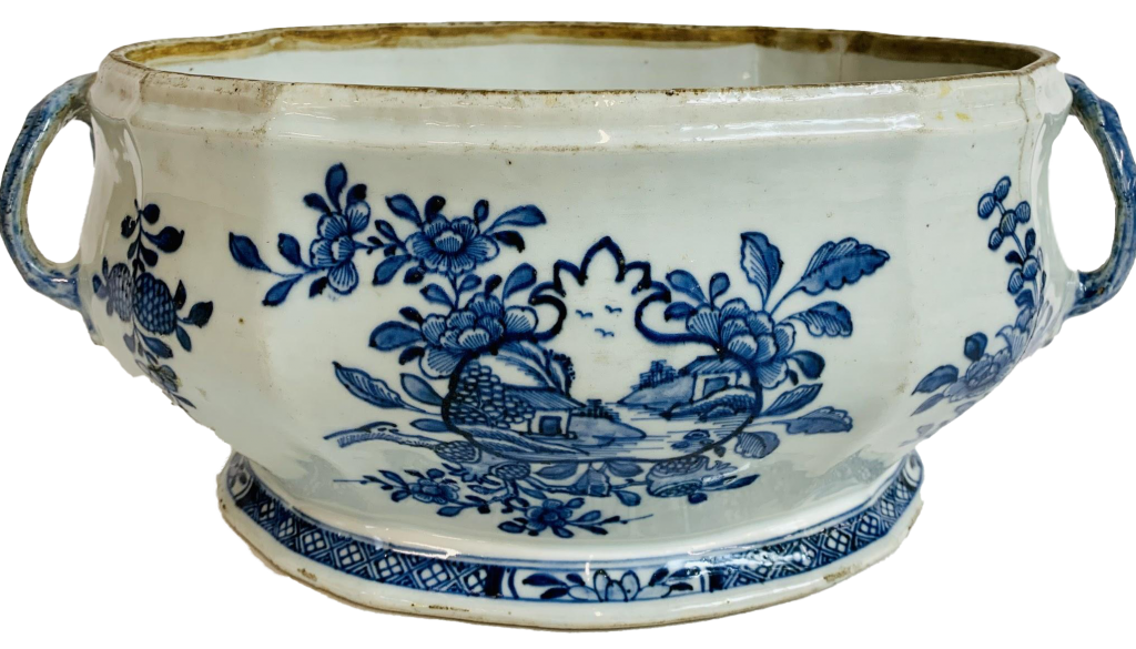 Chinese Porcelain Soup Tureen, c. 2002.1.3, KHS